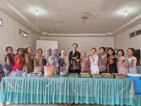 Henriëtte Nieuwenhuis - Bij het buffet