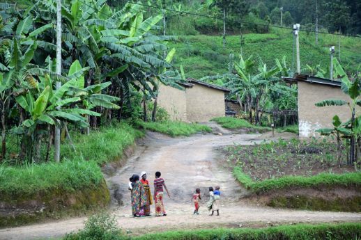 Omgevingsfoto_rwanda_moeders_en_kinderen_rik_en_caroline_mager Omgevingsfoto_rwanda_moeders_en_kinderen_rik_en_caroline_mager