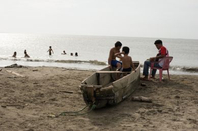 2023mei_colombia_water_kinderen_boot 2023mei_colombia_water_kinderen_boot