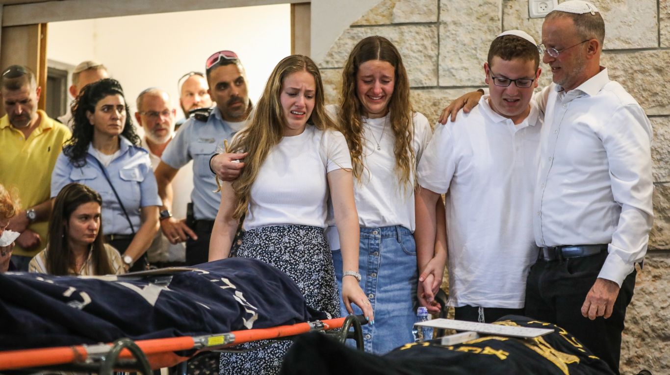 Familie Dee begrafenis