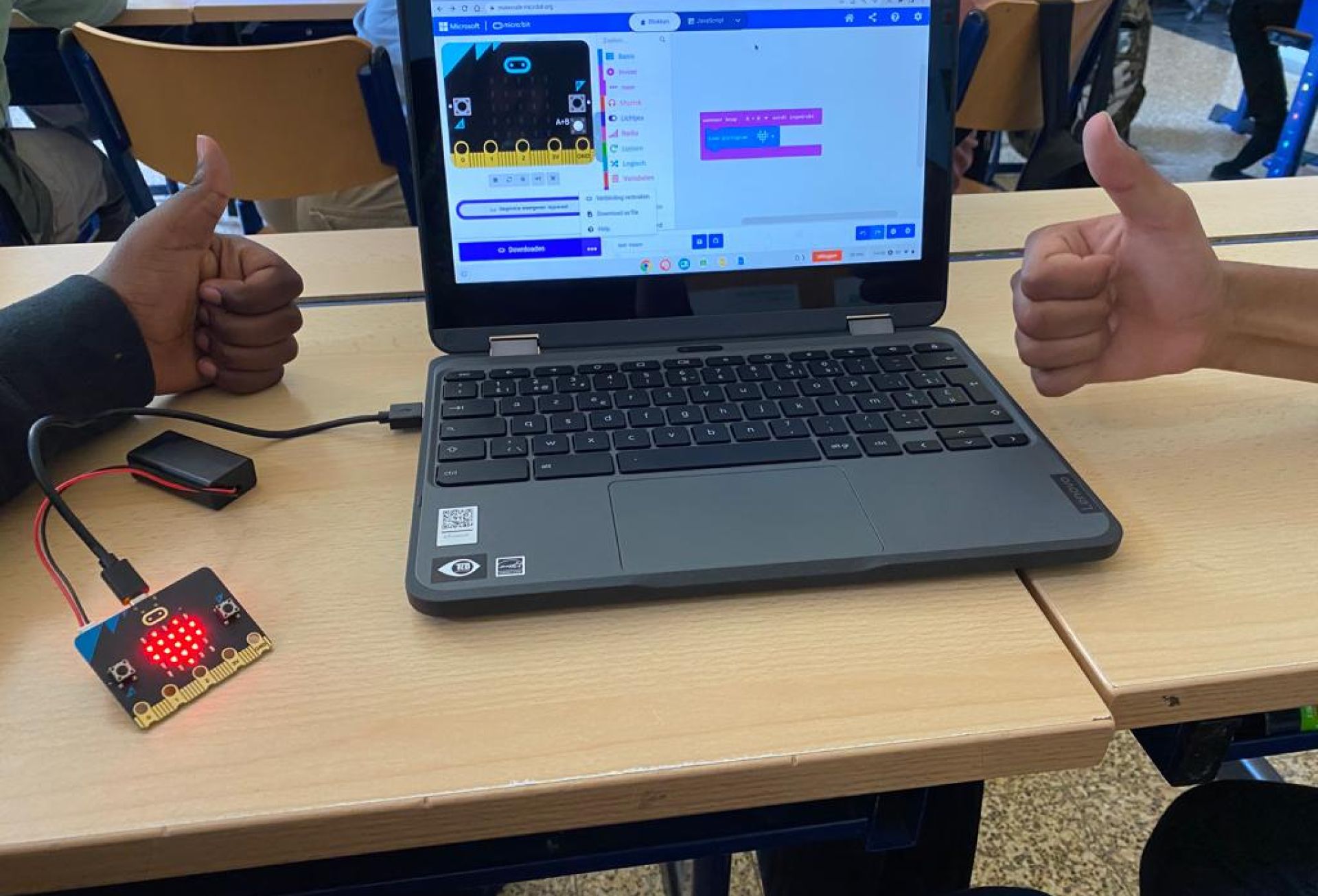 3b vernieuwend digitaal Kinderen programmeren met microbits