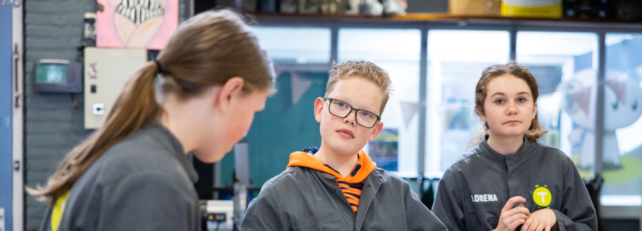 Leerlingen in techniekles