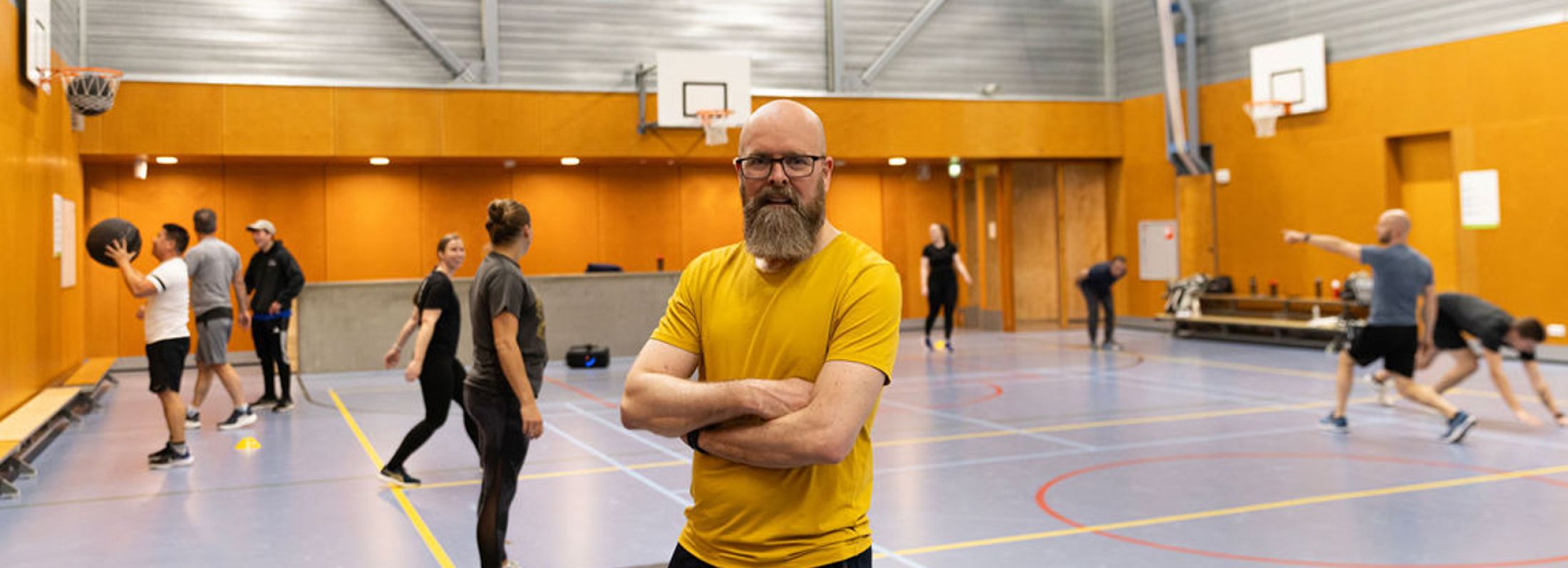 Docenten tijdens gymles