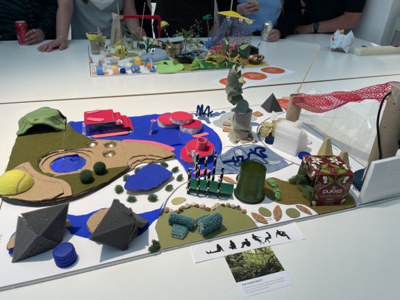 Scale model made in a workshop by Rosan Bosch
