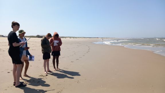 isu geography students on zandmotor beach