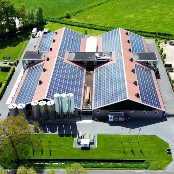Totaalproject van de kalverhouderij Beekzicht Bauen Sie gemeinsam Ihren kompletten Stall