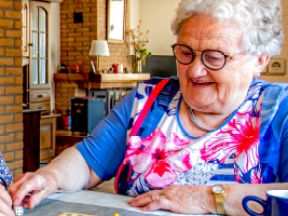 61 Ouders Gretha spelletje 1 Portret Gretha