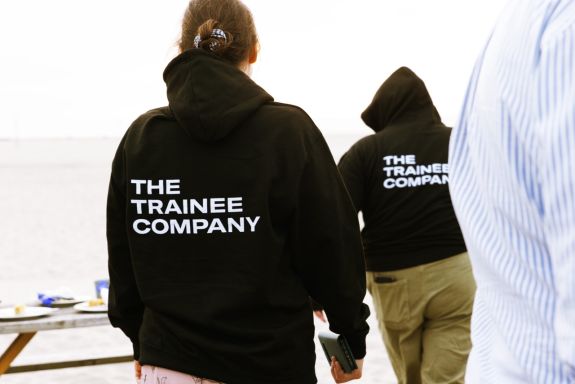 Trainees op strand Trainees op strand