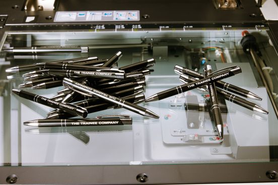 wat doet een planeconoom Pennen op bureau