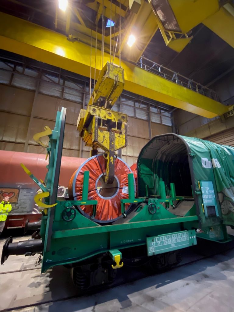 Coils staal per trein vervoeren reduceert CO2 uitstoot KS Industries