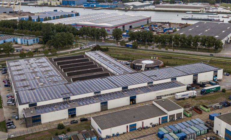 KS Industries zonnepanelen op het dak voor maximale CO2 reductie