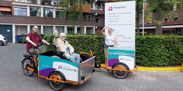 Twee nieuwe bakfietsen voor Slingedael Twee nieuwe bakfietsen voor Slingedael