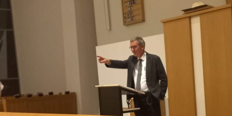 Ds. Vergunst sprak op de thema-avond over rouw op 8 oktober in Katwijk Tijdens de thema-avond 'Wat rouw met je doet' op 8 oktober in Katwijk sprak ds. Vergunst.