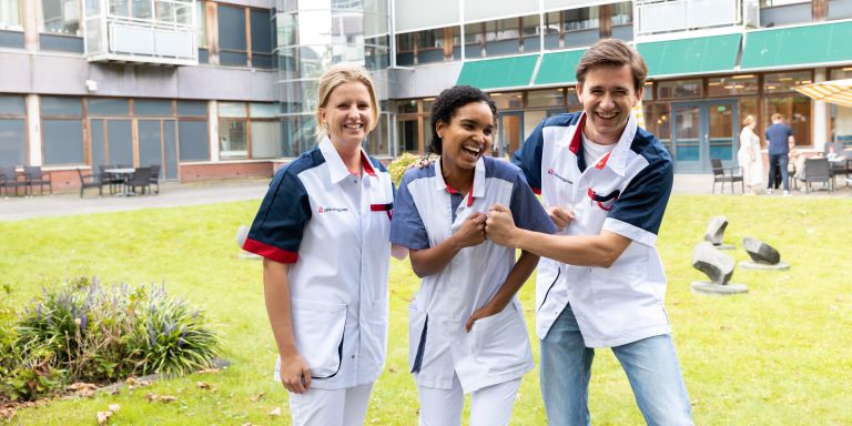 Zorgverleners verpleeghuis Pniƫl vacature verpleeghuiszorg zorg thuiszorg jong