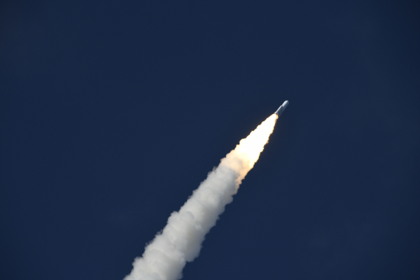 Ariane_5_takes_MTG-I1_into_orbit_pillars