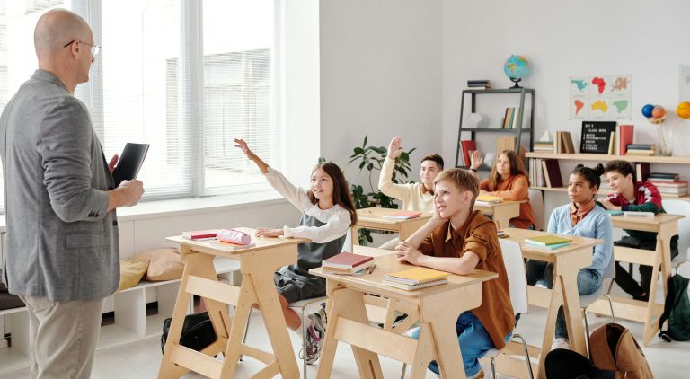 Foto van de directeur tijdens de opening van het schooljaar Foto van de directeur tijdens de opening van het schooljaar